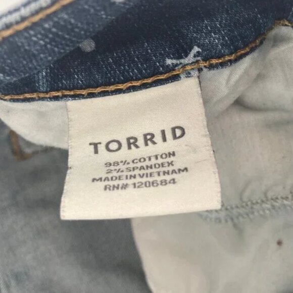 Torrid Blue Denim Skull Distressed Frayed Shorts 20 - Picture 5 of 7